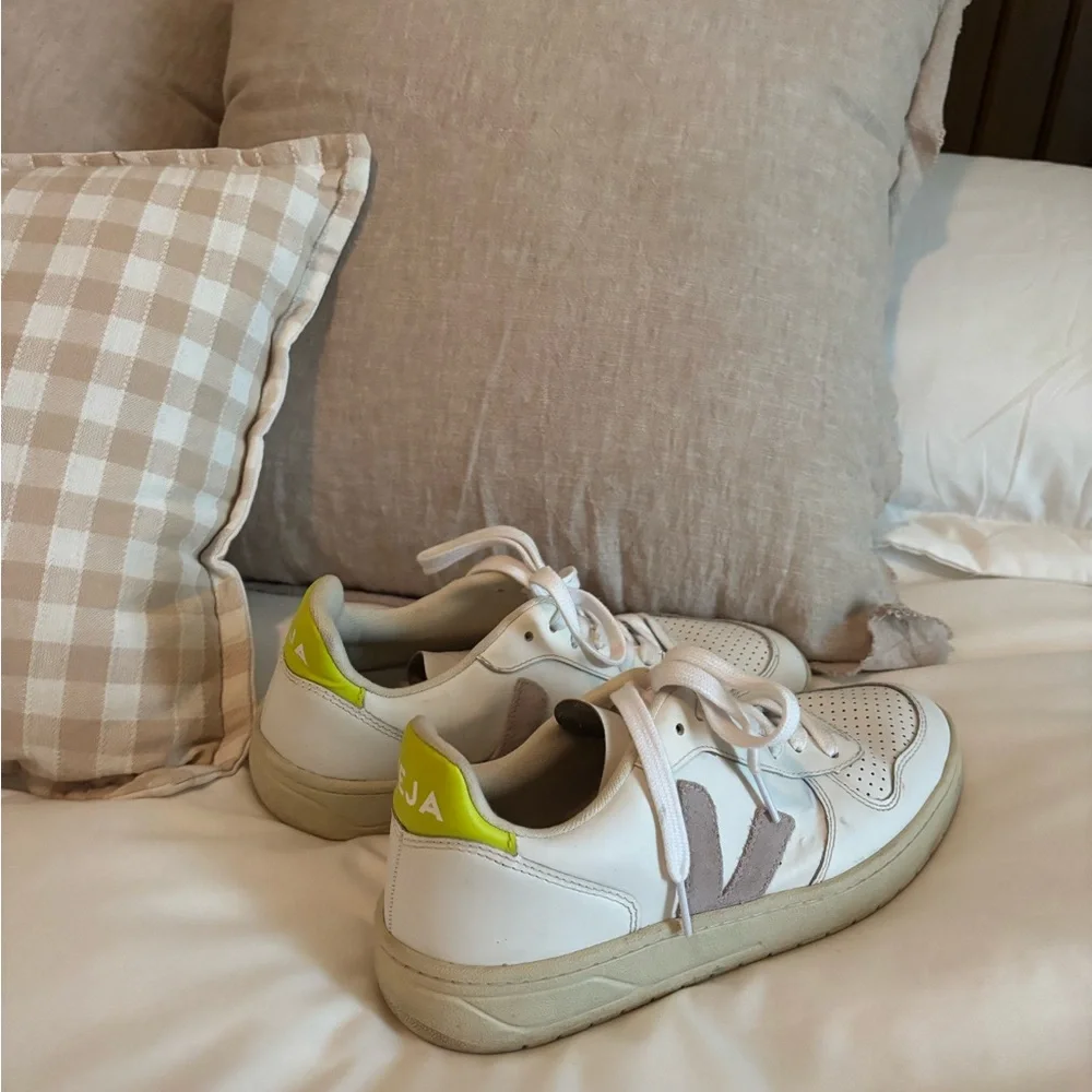 Madewell Exclusive Veja - Picture 3 of 3